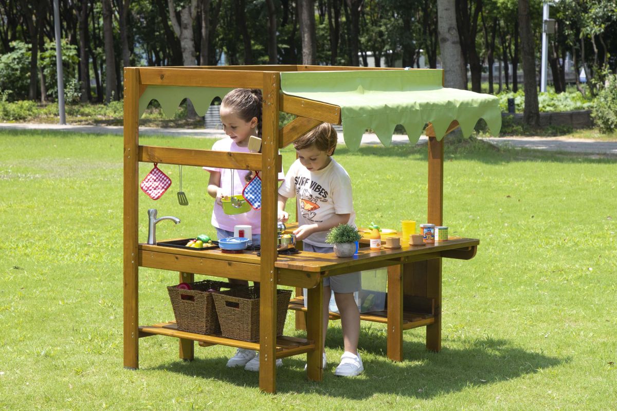 Outdoor-Spielküchen für kreatives Rollenspiel