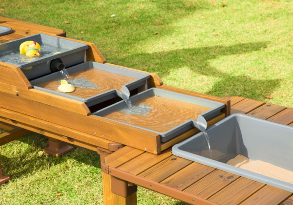 Mesa al aire libre para juegos de arena y agua – HW1-S035-1-V01-A_02