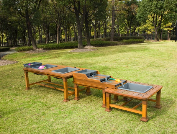 Mesa al aire libre para juegos de arena y agua – HW1-S035-1-V01-A_03