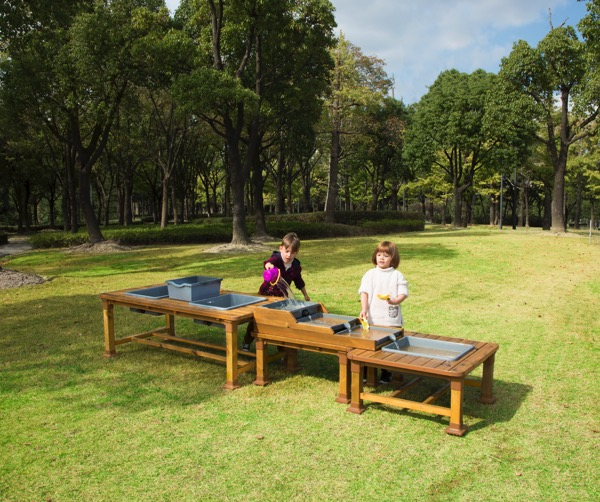 Mesa al aire libre para juegos de arena y agua – HW1-S035-1-V01-A_05