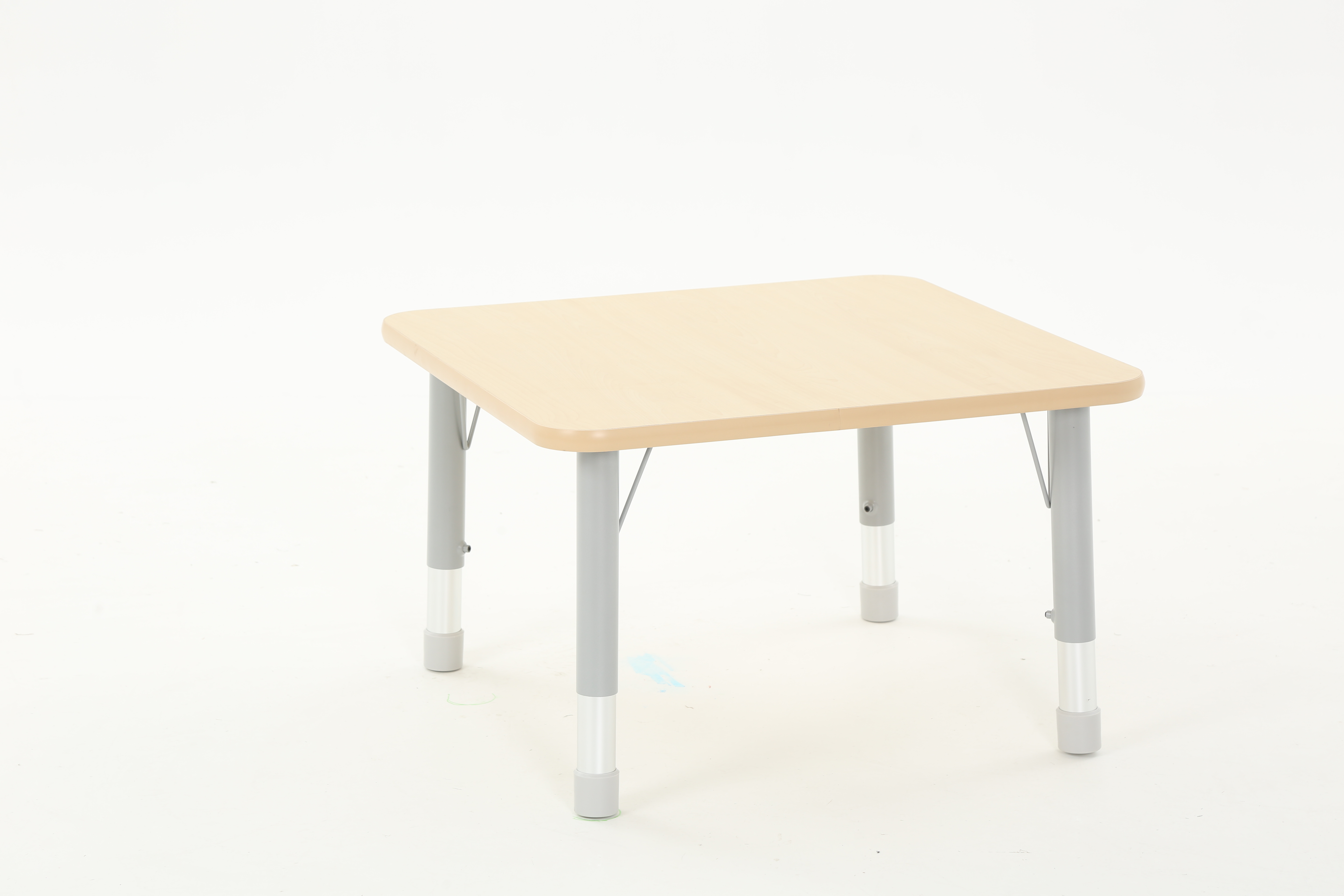 Tisch Owlaf, quadratisch, höhenverstellbar (39-61,5 cm) – 7Y9A8648